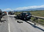 Жена загина в катастрофа между кола и камион в Пловдивско