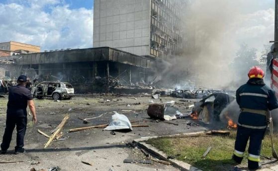Офис сградата във Виница, поразена от руска крилата ракета