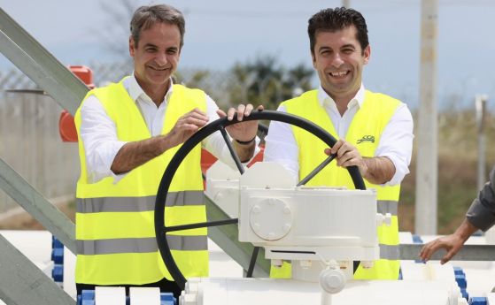 Кирил Петков и Кириакос Мицотакис на завършената междусистемната газова връзка Гърция-България. Комотини, 8 юли 2022 г.