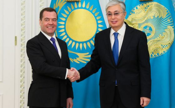 Дмитрий Медведев и президентът на Казахстан Касъм-Жомарт Токаев