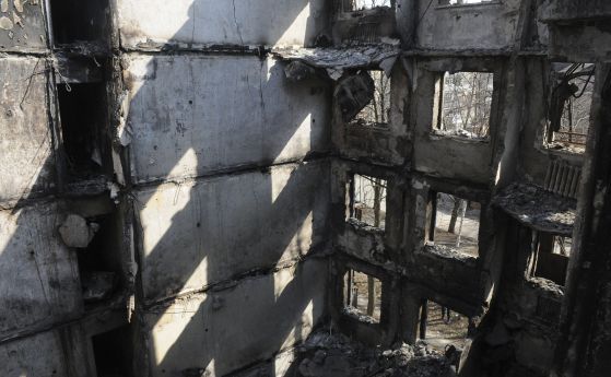 Блок след обстрел в Харков, Украйна