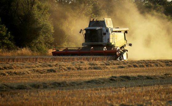 Зърнопроизводители излизат на протест заради безконтролния внос на украинско зърно.