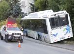 Градски автобус се заби в дърво в Младост-2, шестима пострадали, съмнения за инфаркт на шофьора (обновена)
