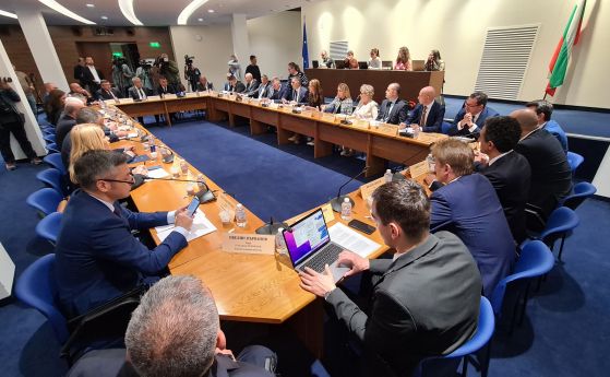 Предходното общо заседание на парламентарните комисии по отбрана и външна политика