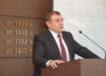 Радев даде орден ''Стара планина'' на бившия вицепрезидент на ''Мултигруп'' Николай Вълканов