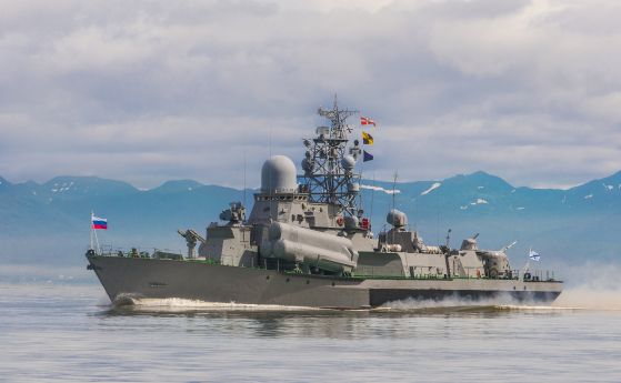 Руски военен кораб