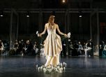 Марта Петкова е Ана Каренина, Никола Хаджитанев е Вронски, спектакълът изправи на крака публиката в Зала 1 на НДК (видео)