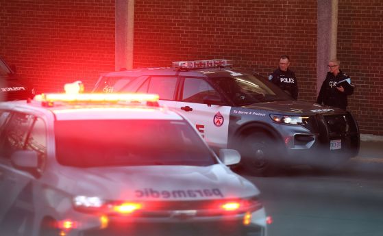 Полицаи в Торонто.