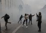 Втори ден сблъсъци в Париж след тройното убийство на кюрди (снимки)