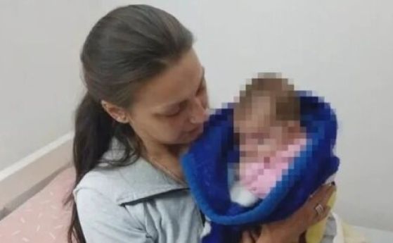 Боряна Водиченска и бебето ѝ