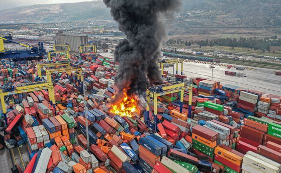 Пожарът на пристанището в Искендерун.
