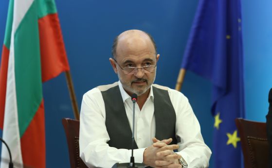 Министър Асен Меджидиев
