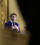 Вот на недоверие във Франция: Правителството оцеля, протестите продължават