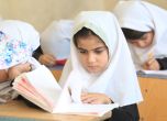 Учебната година в Афганистан започна, но не и обучението
