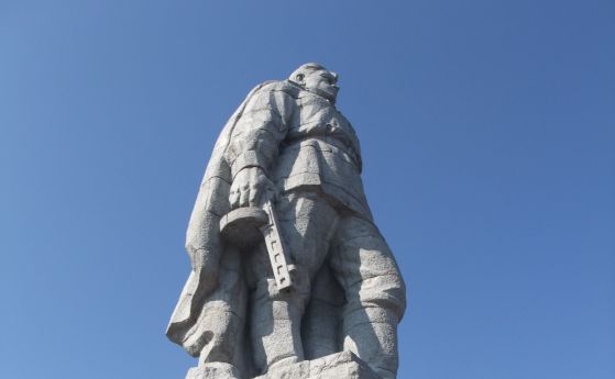 Паметникът ''Альоша'' в Пловдив