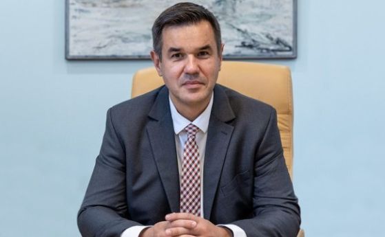 Министър Никола Стоянов