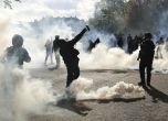 Кървави протести във Франция в Деня на труда: над 100 полицаи са ранени (снимки)