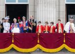 Принц Хари присъства на коронацията на баща си, но не се появи със семейството на балкона на двореца