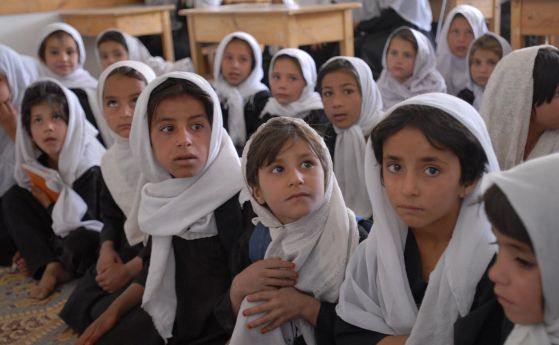Момичета в Афганистан 