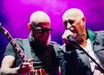 Групата от рок звезди Легендите представят първа обща песен на турне