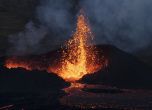 Хиляди евакуирани във Филипините заради изригването на лава от вулкана Майон