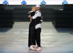 Олимпийският шампион Костомаров излезе на леда за първи път след ампутациите (видео)