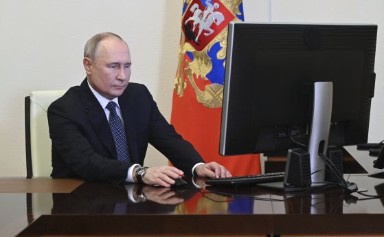Руският президент Владимир Путин гласува днес онлайн на президентските избори от резиденцията си в Ново Огарьово. Снимка: Pavel Byrkin, Sputnik,Kremlin pool Photo via AP