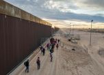 Съд в САЩ пак блокира закон, който позволява на властите в Тексас да арестуват и затварят мигранти