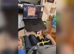 Компания на Мъск показа как парализиран мъж с чип в мозъка играе шах (видео)