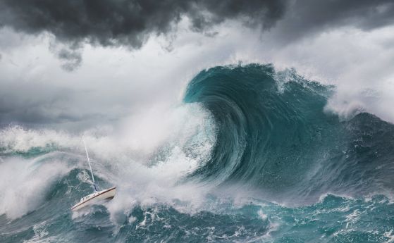 Индонезия с предупреждение за цунами и най-високо ниво на тревога