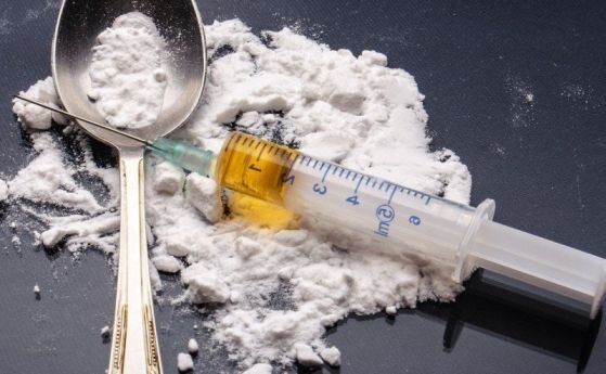 Хванаха над 400 кг хероин, скрит в матраци