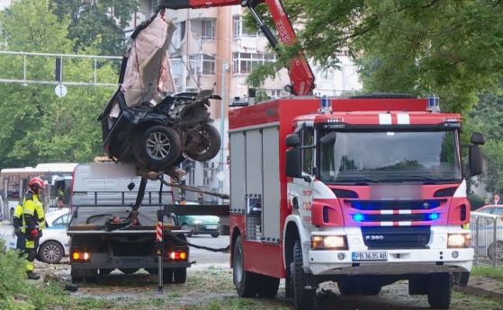 Със 180 км/ч се е движил джипът, разцепил се на две при тежката катастрофа в Пловдив