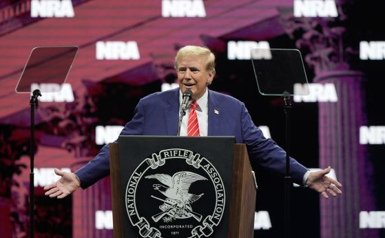 Тръмп обеща да отмени ограниченията за носене на оръжие