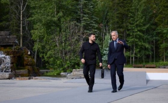 Зеленски си тръгва преждевременно от Канада