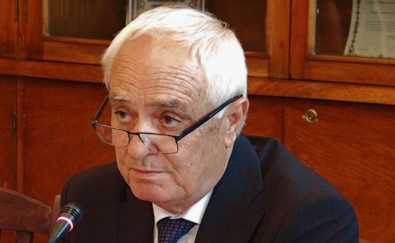 Министърът на отбраната Атанас Запрянов