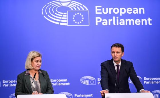 Карла Тавареш и Зигфрид Мурешан