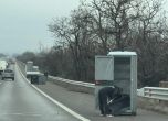 Куриоз: Химически тоалетни се изсипаха от камион на магистрала ''Тракия''