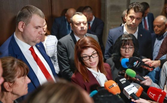 Делян Пеевски и Десислава Атанасова на общ брифинг по време на "сглобката" - Архив