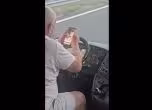 Снимаха шофьор на автобус да гледа TikTok, докато кара на магистралата
