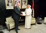 Посланикът ни в ОАЕ Иван Йорданов (вляво)