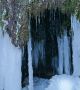 Красивите Крушунски водопади край град Летница, Ловешко, посрещнаха новата година замръзнали.

В празничните дни температурите в района стигнаха до -22 градуса през нощта.  Снимка: Дарина Младенова