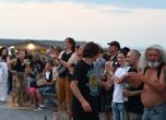 Хиляди бургазлии посрещнаха първото юлско утро (галерия) slid Хиляди бургазлии посрещнаха първото юлско утро (галерия) slid