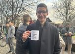 Журналисти се събраха на протестно пиене на кафе пред бТВ (галерия) slid Журналисти се събраха на протестно пиене на кафе пред бТВ (галерия) slid