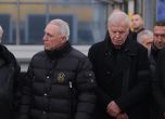 Пеневата чета изпраща със сълзи великия треньор (ВИДЕО, СНИМКИ) slid Пеневата чета изпраща със сълзи великия треньор (ВИДЕО, СНИМКИ) slid