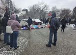 Протестиращи блокираха улицата пред СО с боклук, искат оставката на Терзиев (снимки) slid Протестиращи блокираха улицата пред СО с боклук, искат оставката на Терзиев (снимки) slid