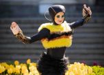 Cirque du Soleil е вече тук. Акробатите се разходиха из София slid Cirque du Soleil е вече тук. Акробатите се разходиха из София slid