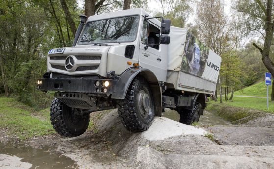 Mercedes обнови Unimog U 4023 и U 5023