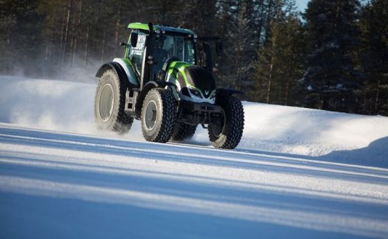 Канкунен, Valtra и Nokian Tyres с най-бързия трактор на света
