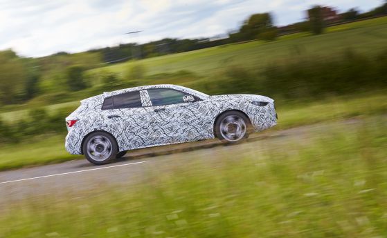 Infiniti Q30 дебютира на автосалон Франкфурт 2015
