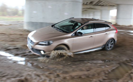 Малкият скитник: тест Volvo V40 Cross Country
